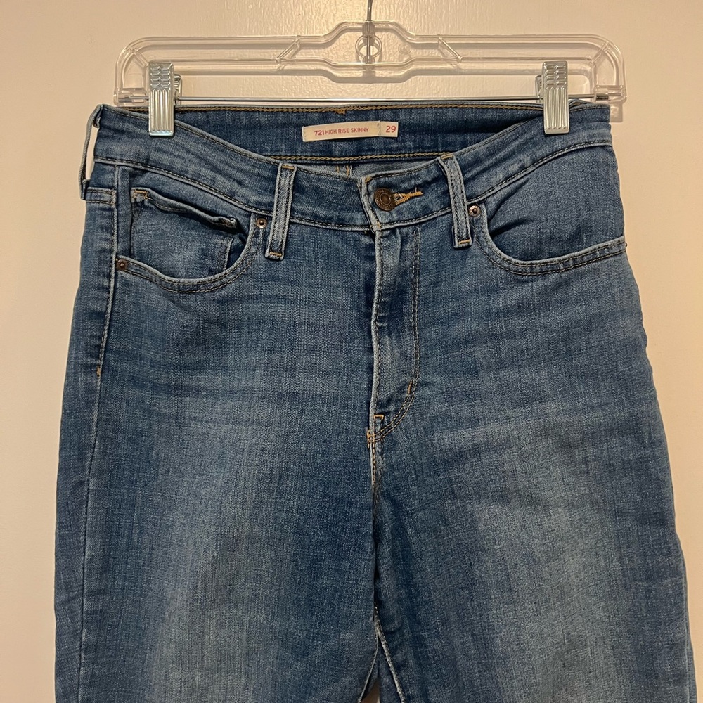 Levi’s high waist skinny 729 jeans. Size 29
